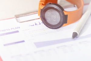 אילוסטרציה שעון ושאלון רפואי